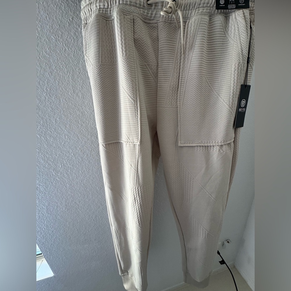 Encryted NWT Ladies Ultra Soft Beige Joggers SZ L